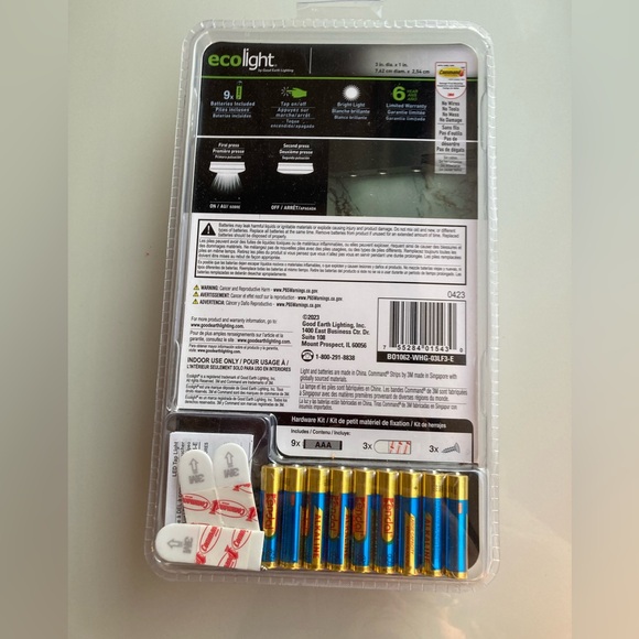 NWT Cordless Puck Lights Set - Picture 2 of 2